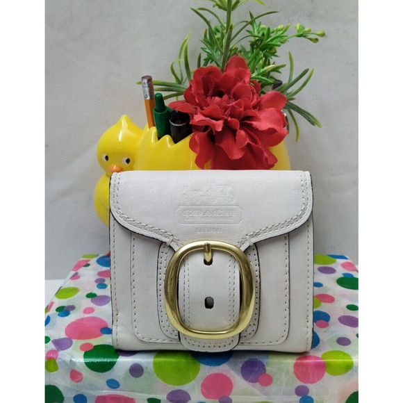 Coach Bleecker White Leather Buckle Credit Card Trifold Wallet - Picture 1 of 13
